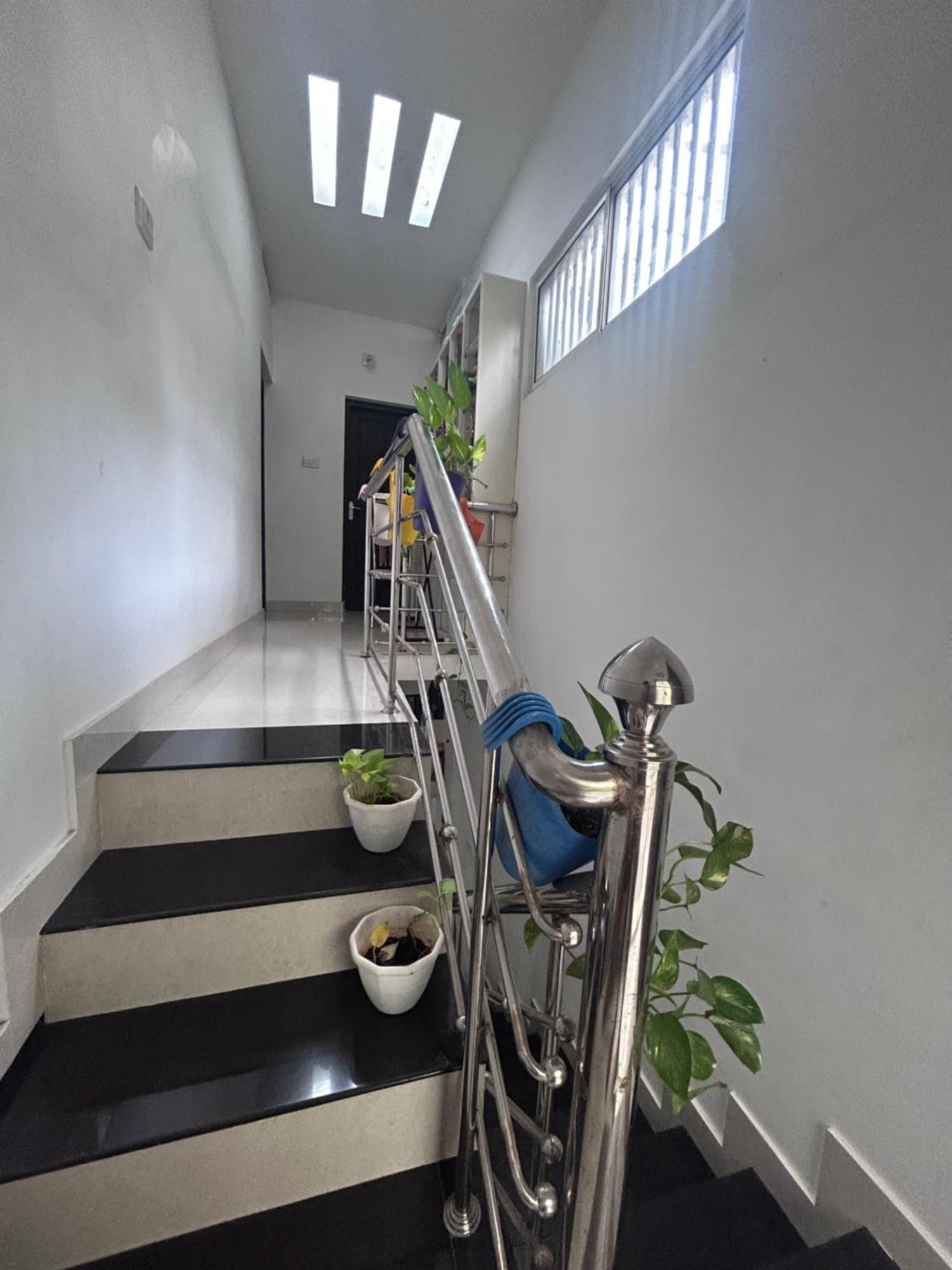 Chaithritha Ladies Homestay Thiruvananthapuram Bagian luar foto