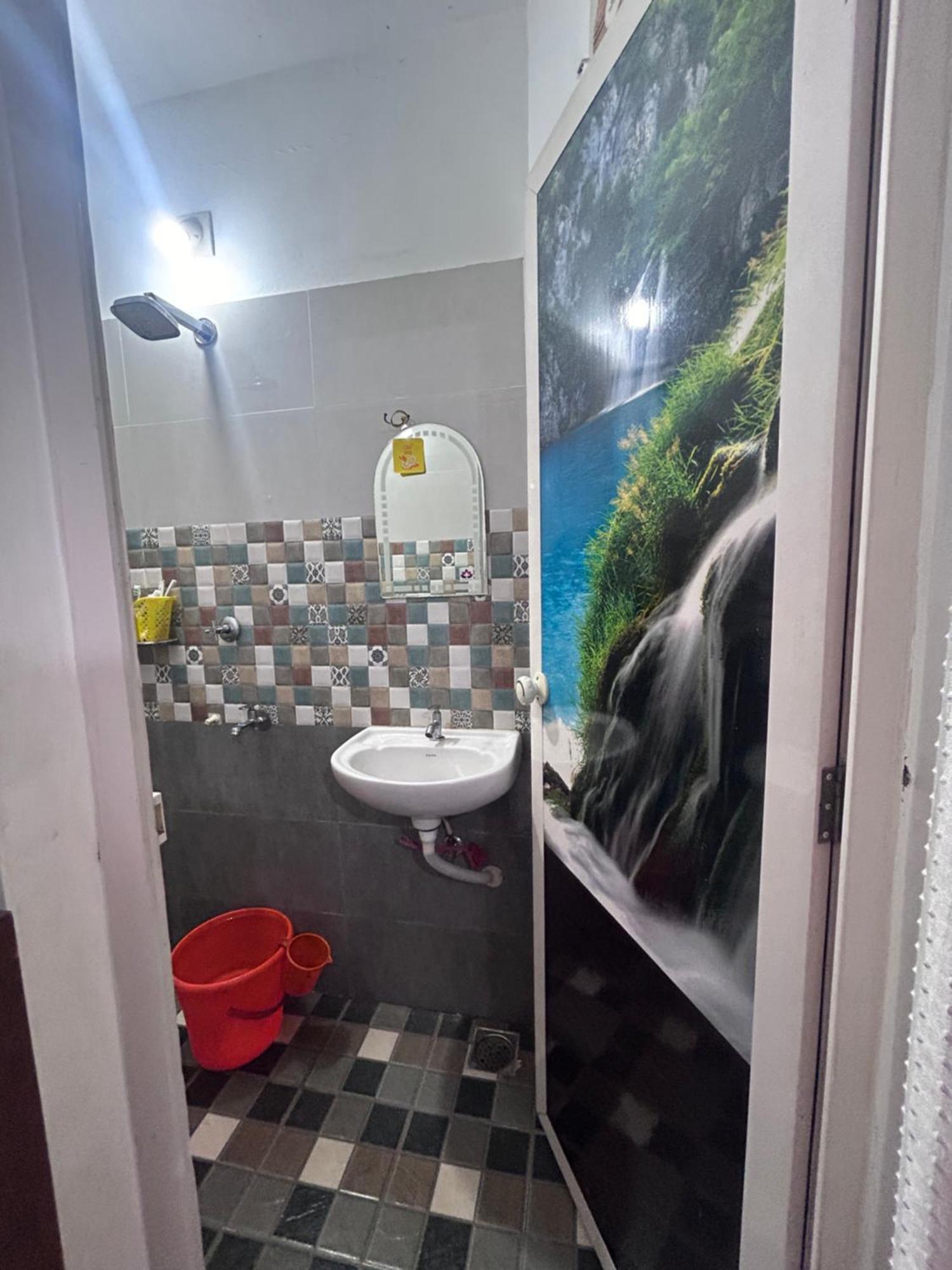 Chaithritha Ladies Homestay Thiruvananthapuram Bagian luar foto