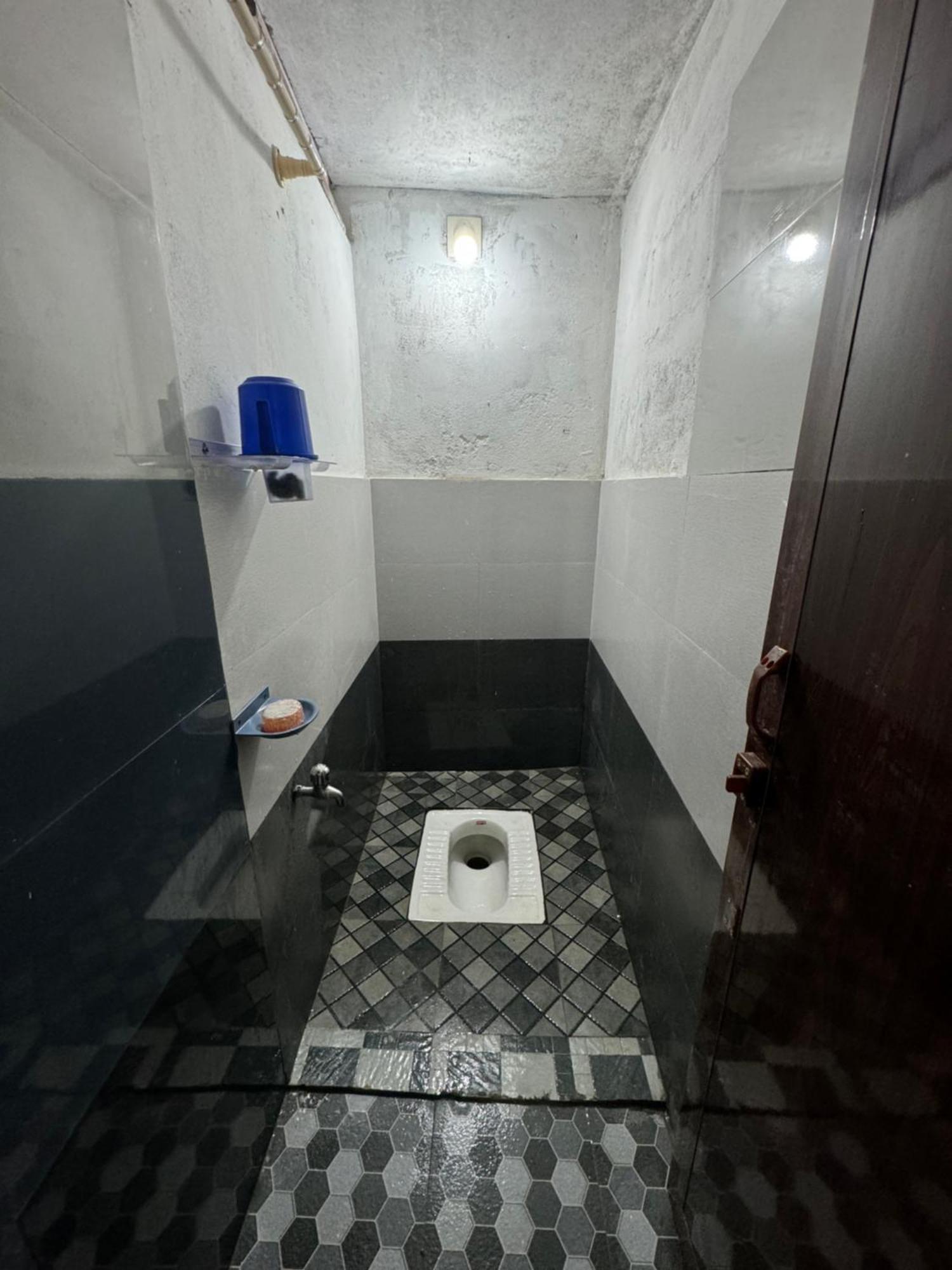 Chaithritha Ladies Homestay Thiruvananthapuram Bagian luar foto